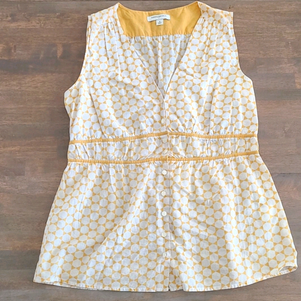 Mustard Geometic Top